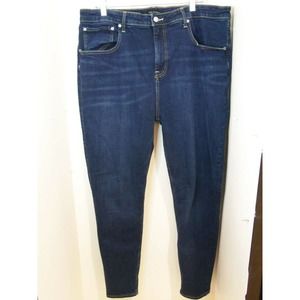 Free Assembly Medium Wash Skinny Leg Jeans SZ 22
